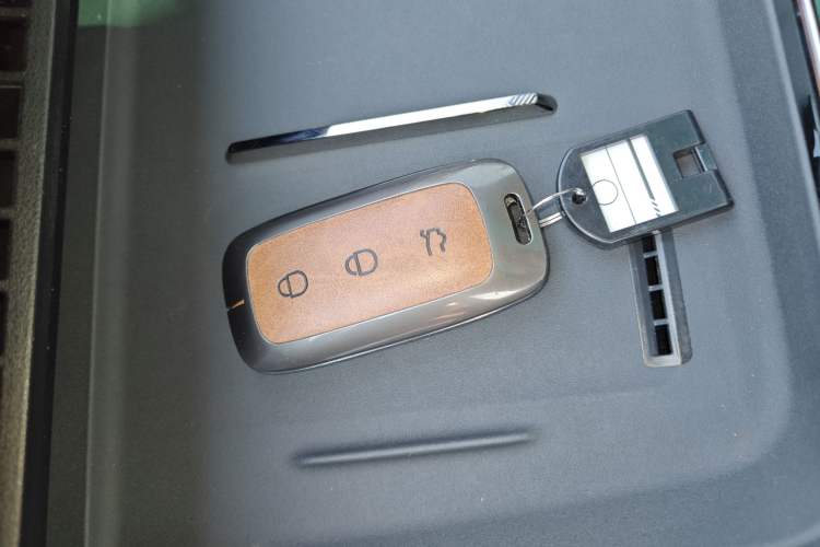 Used Geely Galaxy 8 2025 130km EM-i Deluxe Edition Vehicle Key