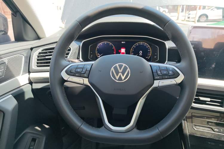 Used Volkswagen Tayron 2024 300TSI Two-Wheel-Drive Luxury Plus Advanced Version