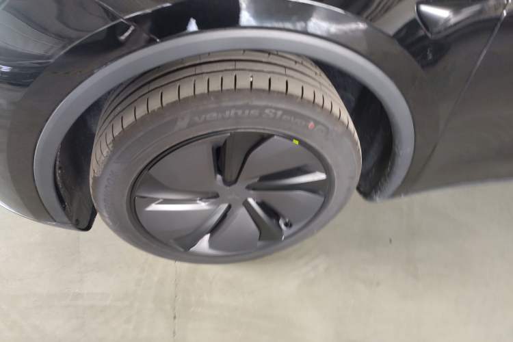 Used Tesla Model Y 2026 Model Long-Range Rear-Wheel-Drive Version
