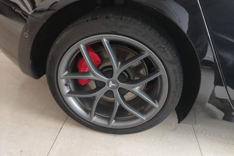 Used Tesla Model 3 2022 Performance High-Performance All-Wheel-Drive Version Right Rear Wheel Hub