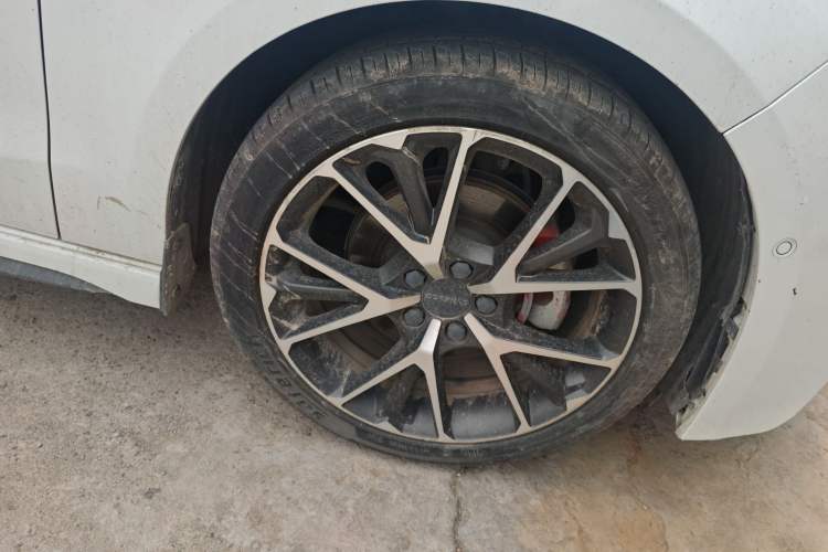 Used Lynk & Co 03 2020 1.5TD DCT JingPro Edition Right Front Wheel Hub