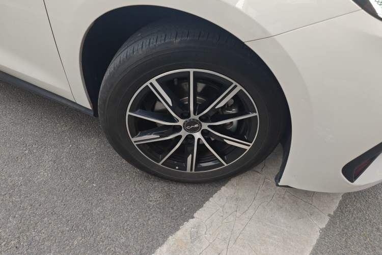 Used BYD Seal 06 New Energy 2024 DM-i 80KM Prestige Model Right Front Wheel Hub