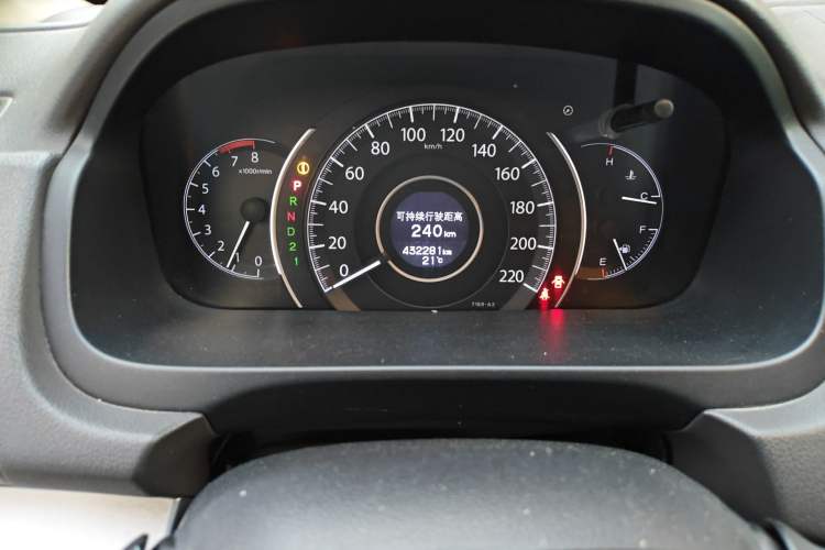 Used Honda CR-V 2012 2.0L two-wheel drive urban version Odometer Close Up