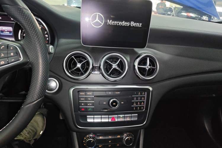 Used Mercedes-Benz GLA 2017 GLA 200 Fashion Model
