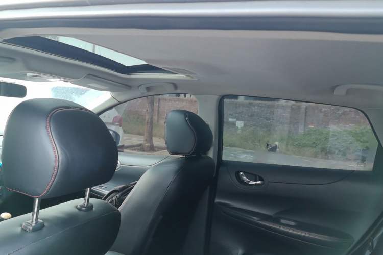 Used Nissan Tiida 2011 1.6T Manual ZhiKu Edition
