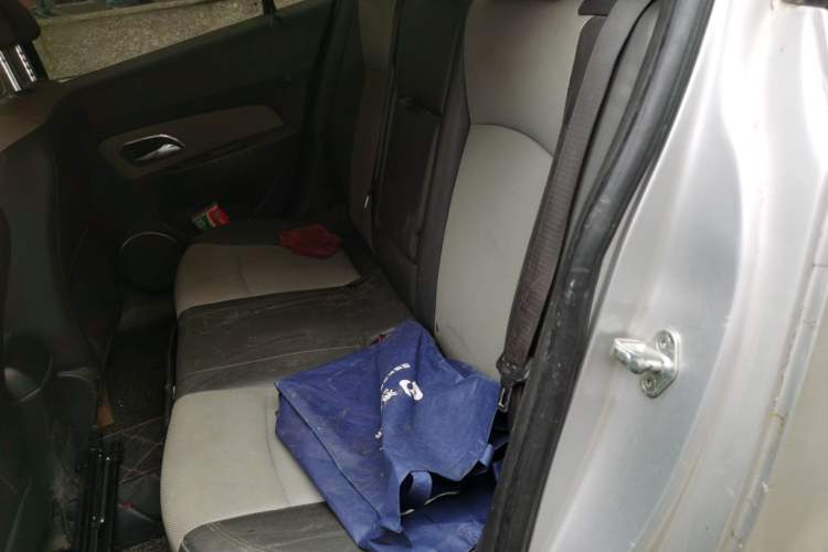 Used Chevrolet Cruze 2013 1.6L SL MT Left Rear Seat