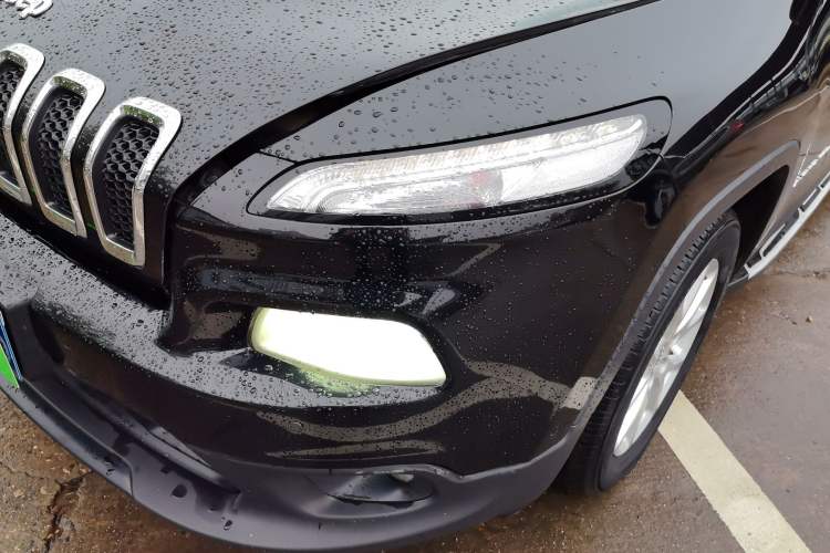 Used Jeep Cherokee 2016 2.0L Superior Edition Left Front Headlight