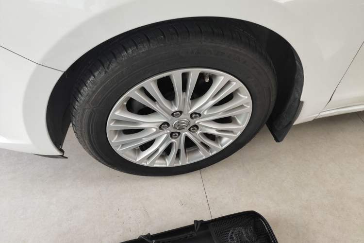 Used Buick GT 2017 15N Manual Elite Version Left Front Wheel Hub