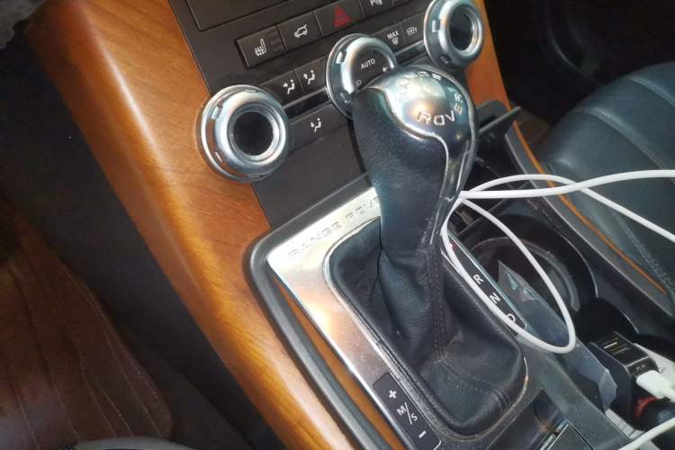 Used Land Rover Range Sport 2011 3.0 TDV6 Diesel Version Gear Lever