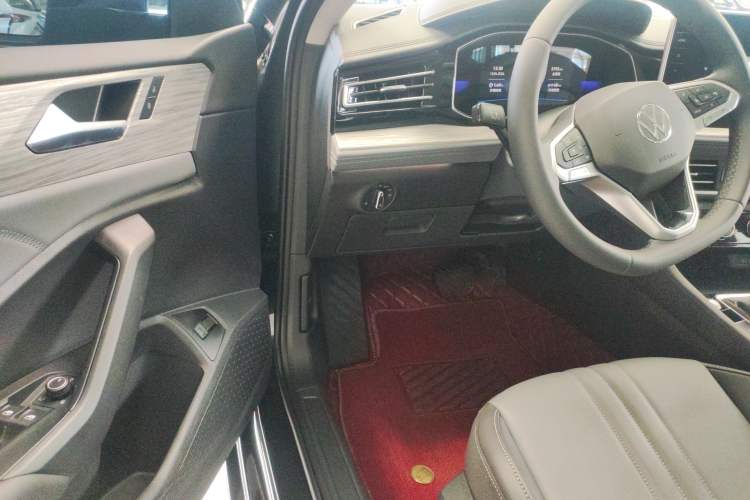 Used Volkswagen Sagitar 2026 Model 30 Million Units Selected 300TSI DSG Surpassing Edition Driver Seat