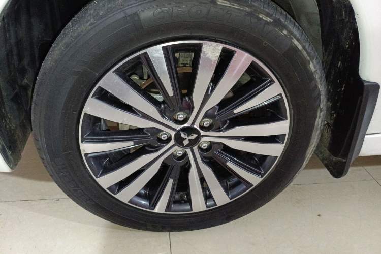 Used Mitsubishi Outlander 2021 2.4L 4x4 Zhi Xiang Edition 7 Seats
