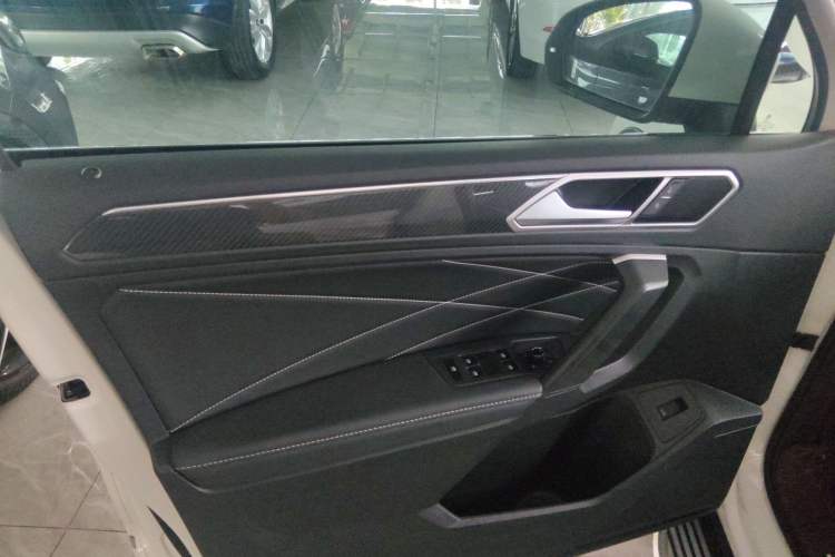 Used Volkswagen Tiguan L 2022 330TSI Automatic Two-Wheel Drive R-Line Enhanced Edition