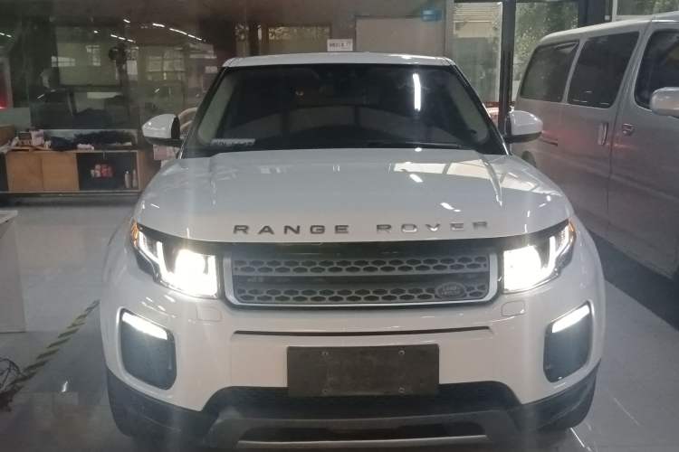 Used Land Rover Range Rover Evoque 2018 240 PS SE Smart Brilliance Edition