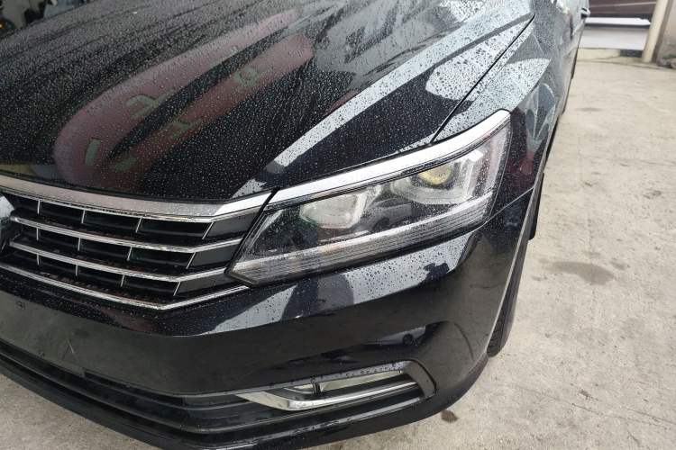 Used Volkswagen Passat 2016 330TSI DSG Luxury Edition Left Front Headlight