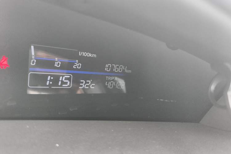 Used Honda Jade 2013 1.8L automatic Comfort version 5 seats Odometer Close Up