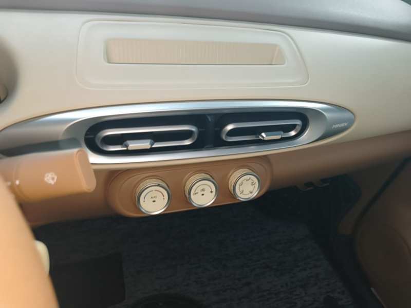 Used Wuling Hongguang MINIEV 2025 Four-Door Version Advanced Edition — 12