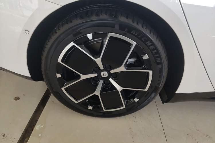 Used Xiaomi Auto SU7 2024 Rear-Drive Long-Range Intelligent Driving Version