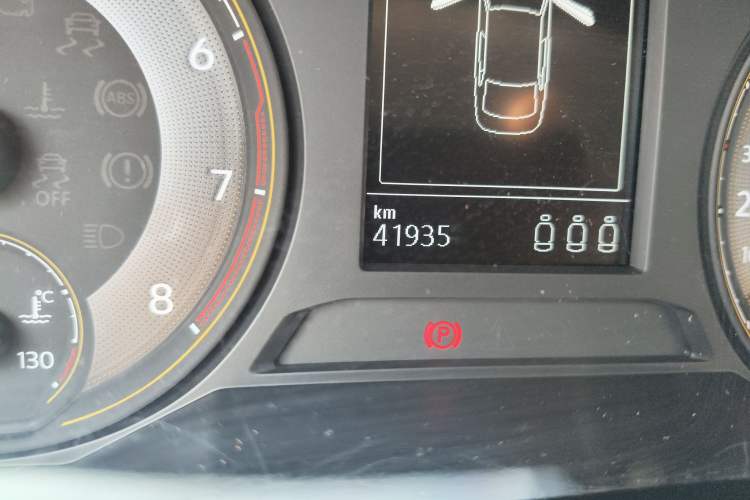 Used Volkswagen Lavida 2018 1.5L Automatic Comfort Edition China V Standard Odometer Close Up