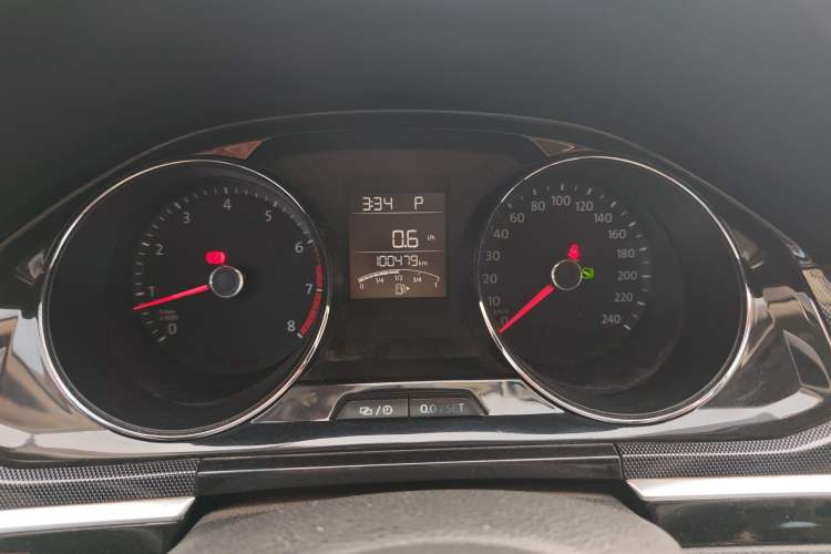 Used Volkswagen C-TREK 2017 1.6L Automatic Luxury Model Instrument Cluster