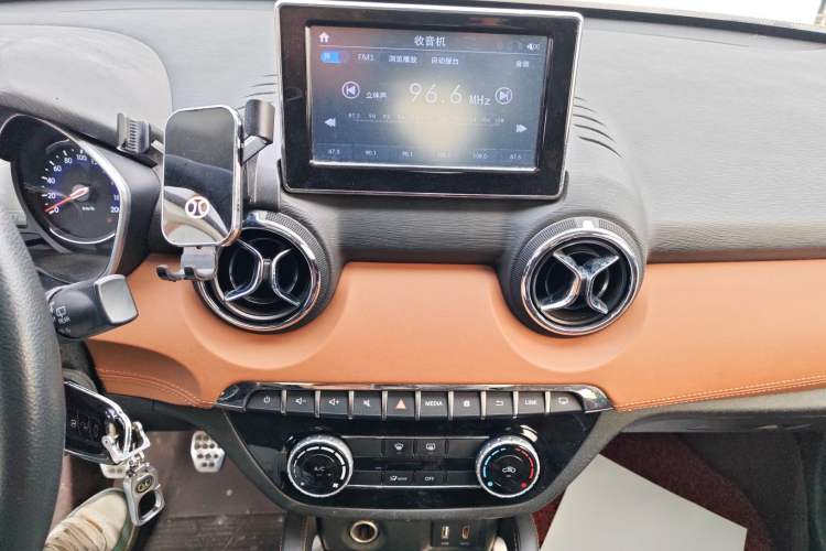 Used BAIC Senova X35 2016 1.5L Manual Luxury Edition
