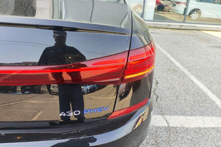 Used Volkswagen Passat New Energy 2025 430 PHEV Hybrid Business Edition Right Rear Taillight