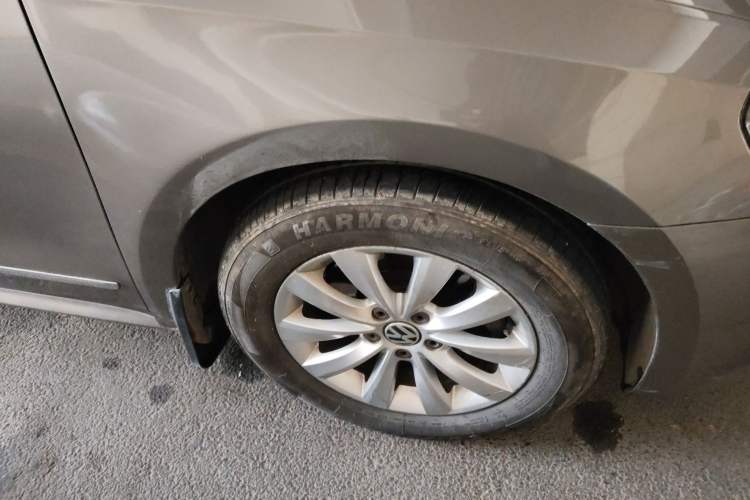 Used Volkswagen Passat 2014 1.8TSI DSG Prestige Edition Right Front Wheel Hub