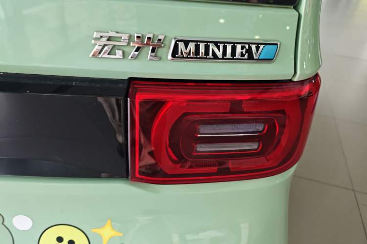 Used Wuling Hongguang MINIEV 2021 Macaron Sandwich Model 170 km Lithium Iron Phosphate