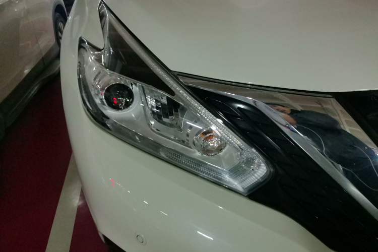 Used Nissan Murano 2019 2.5L XL Two-Wheel Drive Smart Connect Luxury Edition China VI Standard