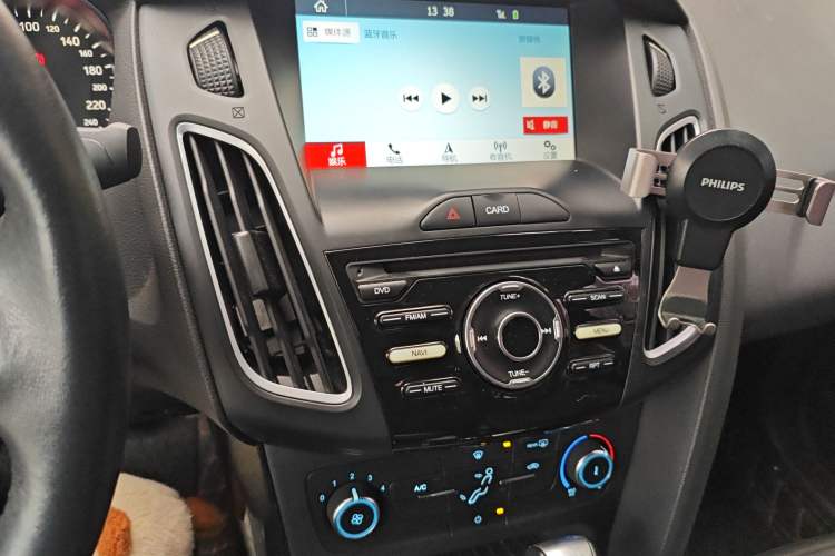 Used Ford Focus 2018 Sedan Classic 1.6L Automatic Trendy SmartDrive Edition
