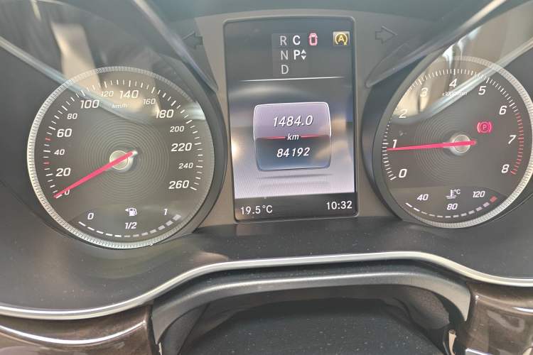 Used Mercedes-Benz V-Class 2018 V 260 L Prestige Extended Version China VI Odometer Close Up