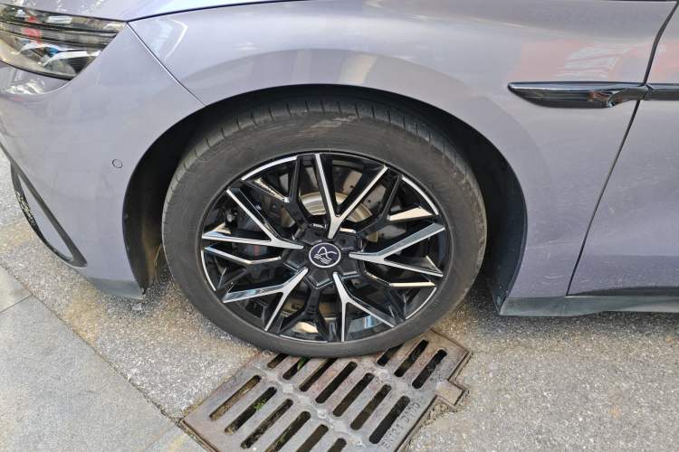 Used BYD Han 2024 EV Glory Edition 610 km All-Wheel Drive "Tian Shen Zhi Jia" Intelligent Driving Model
