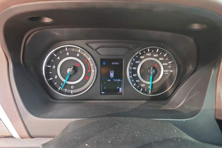 Used Soueast A5 Wing Dance 2019 1.5L Manual Luxury Edition China V Standard