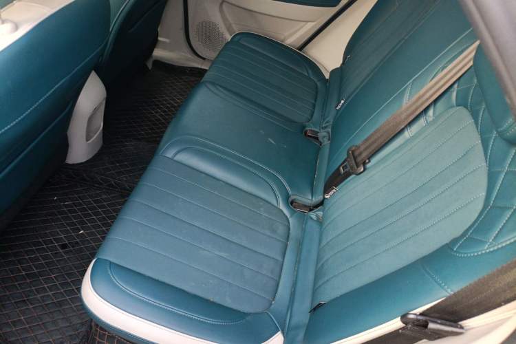 Used ORA Good Cat 2023 401 km Standard Range Luxury Version Lithium Iron Phosphate Left Rear Seat