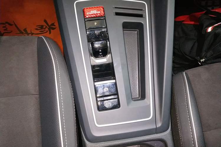 Used Volkswagen Golf 2023 Facelift 280TSI DSG R-Line Lite