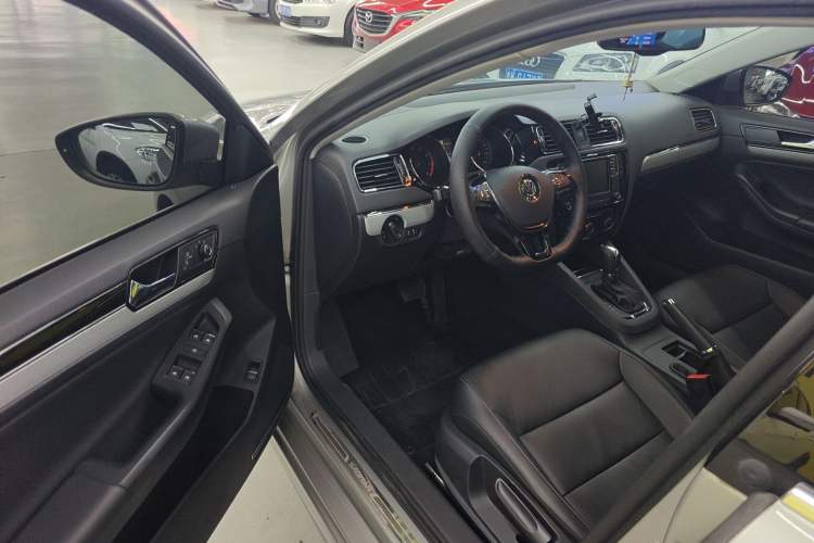 Used Volkswagen Sagitar 2017 1.6L Automatic Comfort Model Driver Seat