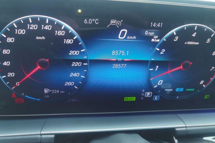 Used Mercedes-Benz GLS 2023 GLS 450 4MATIC Stylish Model Odometer Close Up