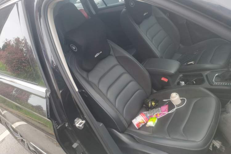 Used Volkswagen Tiguan L 2020 330TSI Automatic Two-Wheel Drive Smart Luxury Edition China VI Standard Right Front Seat