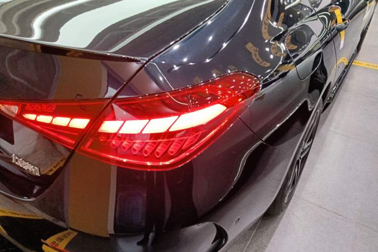 Used Mercedes-Benz C-Class 2025 Refresh C 260 L Night Edition Sports Version Right Rear Taillight