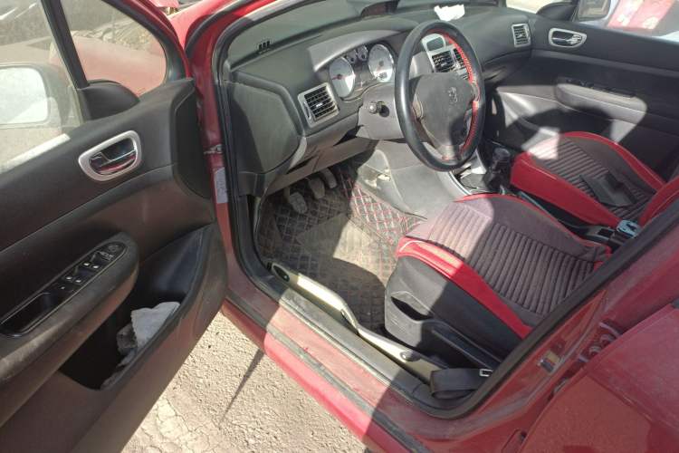 Used Peugeot 307 2010 Hatchback 1.6L Manual Comfort Edition Driver Seat