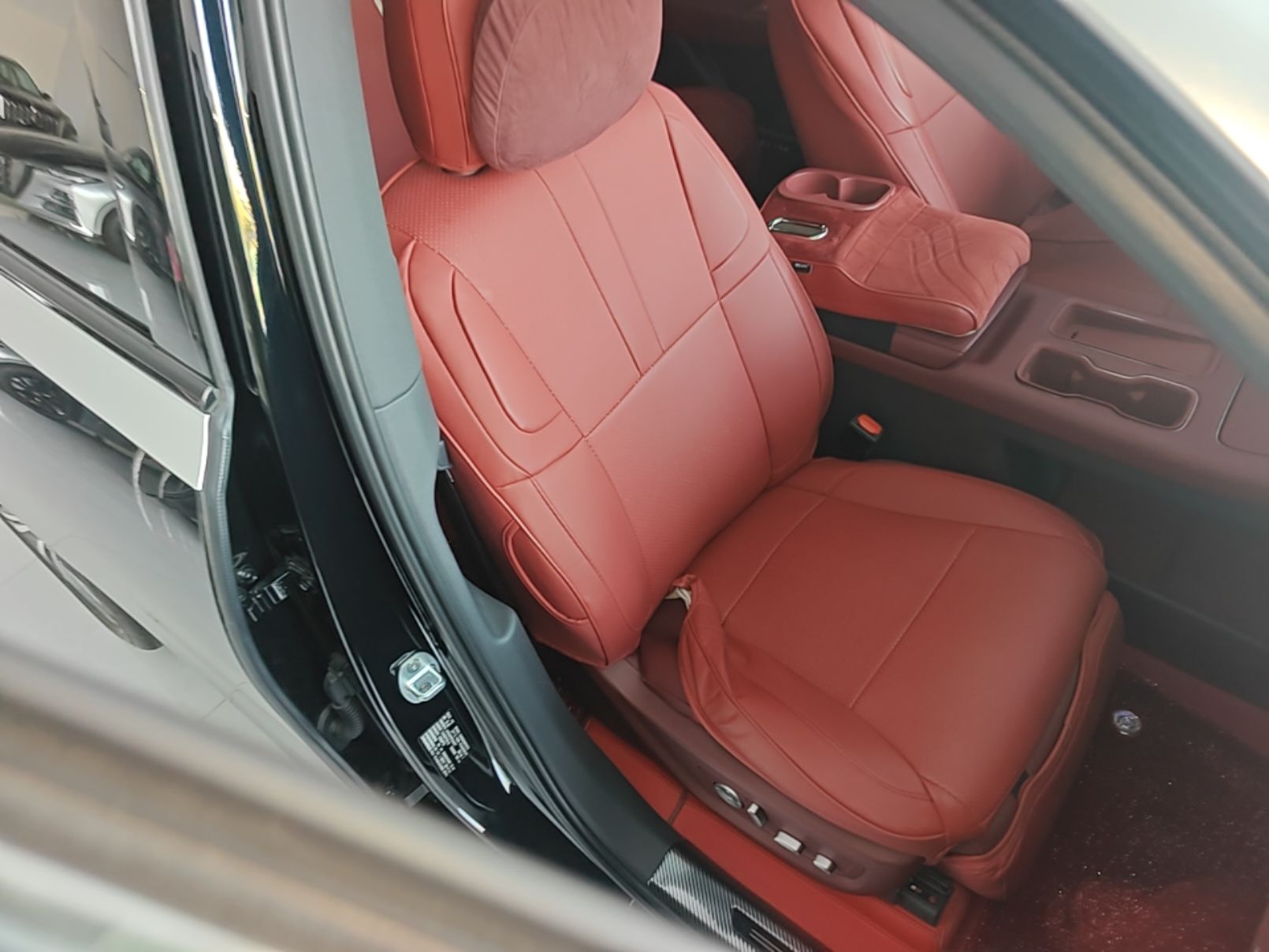 Hongqi HS6 PHEV 2026 240 Smart Hybrid Version — снимка 19