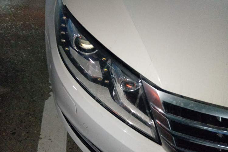 Used Volkswagen FAW-Volkswagen CC 2015 1.8TSI Luxury Model Right Front Headlight