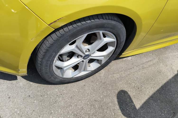 Used Ford Focus 2012 Hatchback 2.0L Manual Luxury Sport Model
