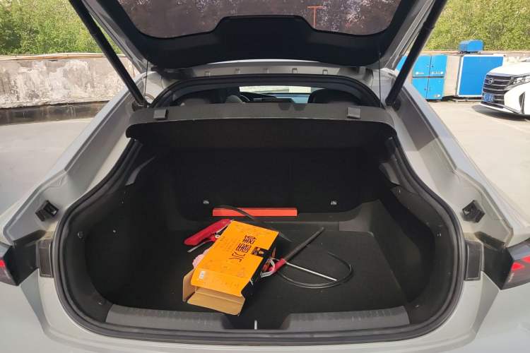 Used CHANGAN UNI-V 2022 1.5T Prestige Version
