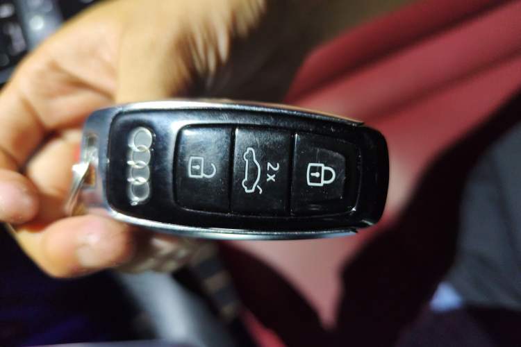 Used Audi Q7 2020 55 TFSI quattro Black Warrior Exclusive Edition Vehicle Key