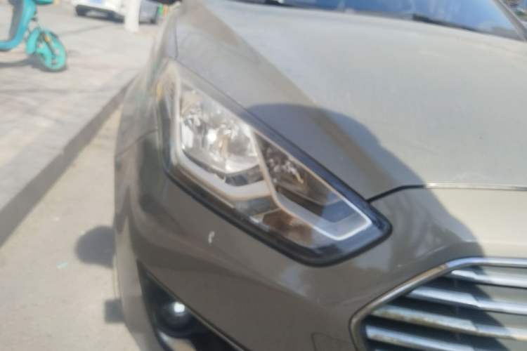 Used Ford Escort 2015 1.5L Automatic Fashion Model
