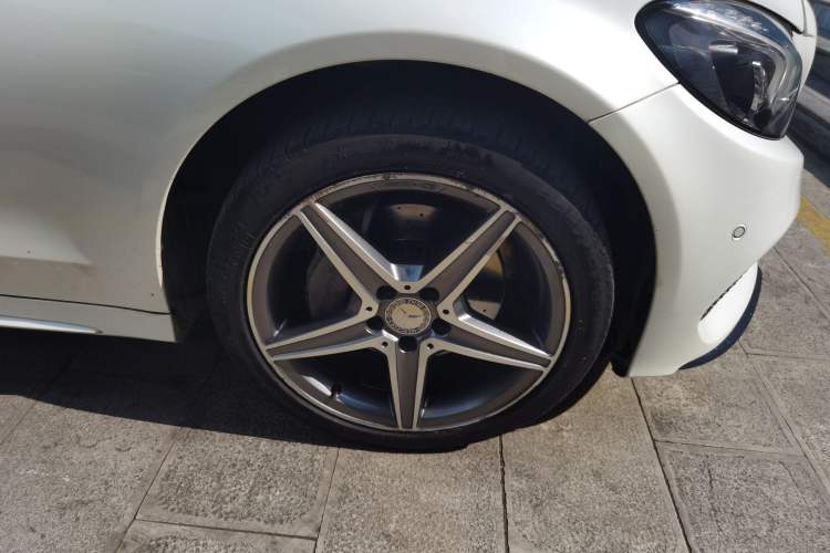 Used Mercedes-Benz C-Class 2015 C 200 station wagon Right Front Wheel Hub