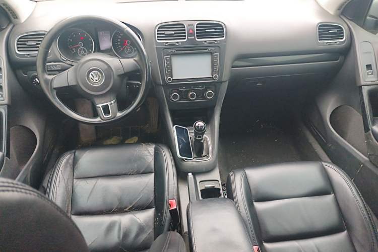 Used Volkswagen Golf 2012 1.4 TSI Manual Comfort Edition Center Console