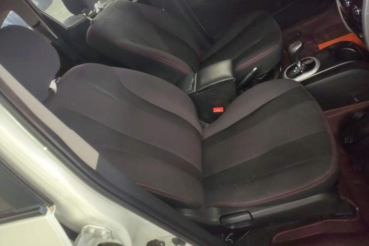 Used CHANGAN CX20 2014 1.4L IMT Sunroof Navigation Version China V Standard Right Front Seat