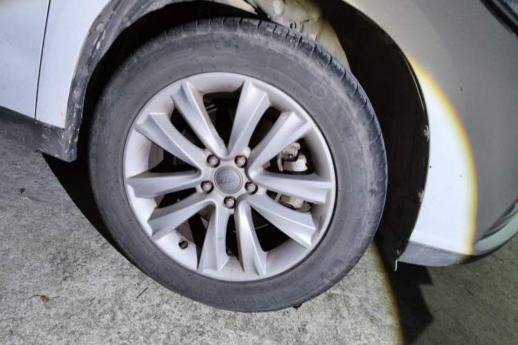 Used Haval H2 2016 Red Label 1.5T Automatic Two-Wheel Drive Elite Model Right Front Wheel Hub