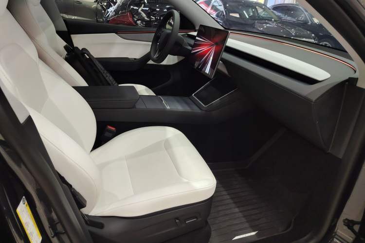 Used Tesla Model Y 2025 Long-Range All-Wheel Drive First Edition
